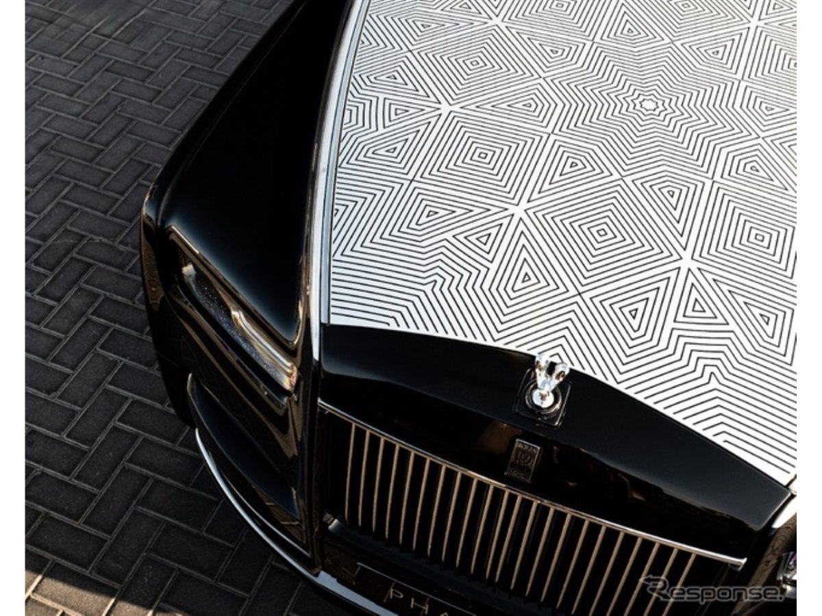 ロールスロイスが初の「レーザー彫刻ボンネット」採用、中東の伝統建築