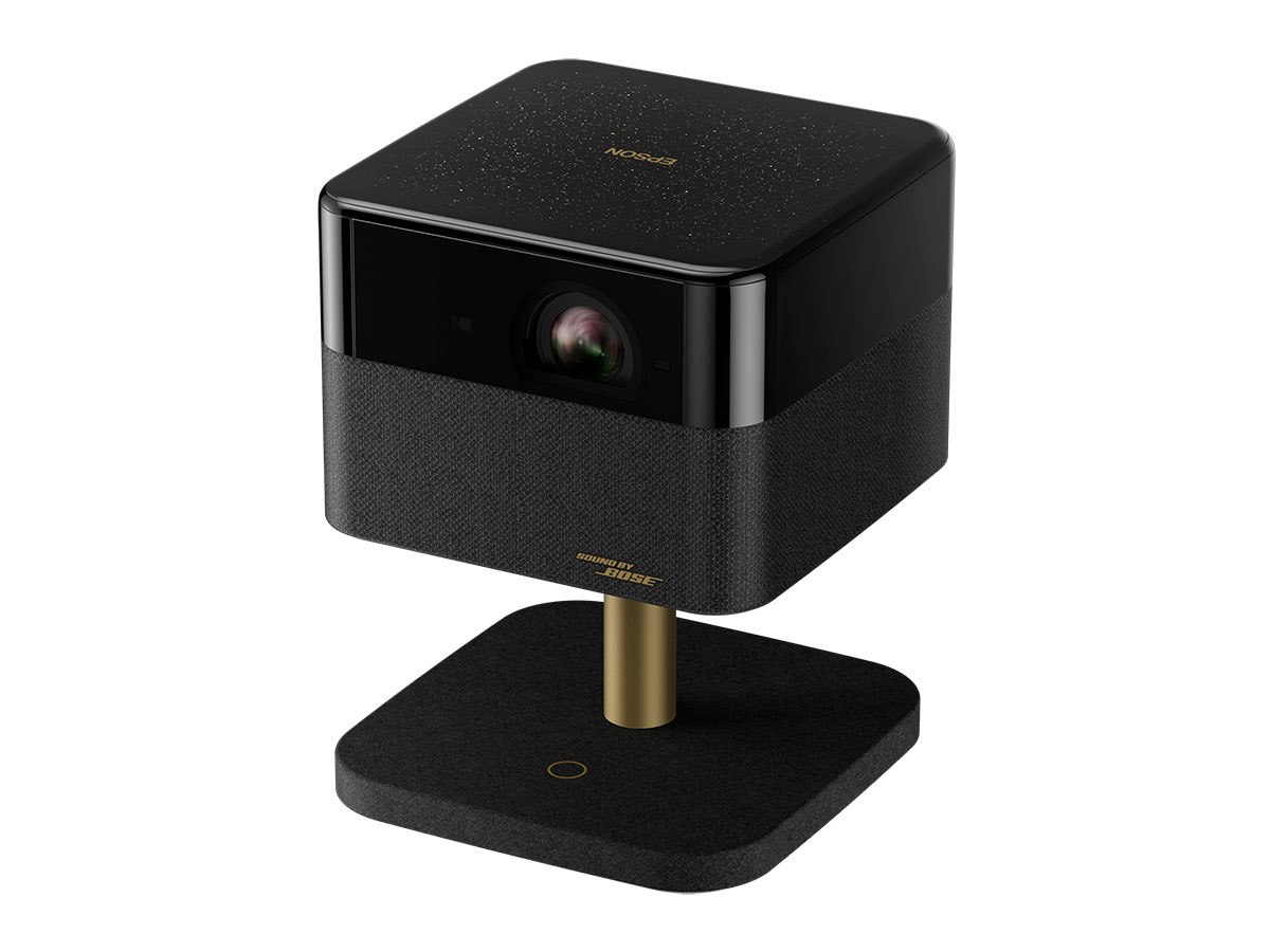 エプソン、4KプロジェクターのQi充電対応モデル「EF-73」や4000