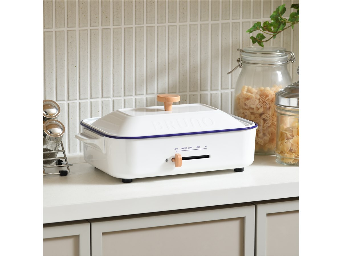 BRUNO、ホットプレート「コンパクトホットプレート」に新色ホーロー