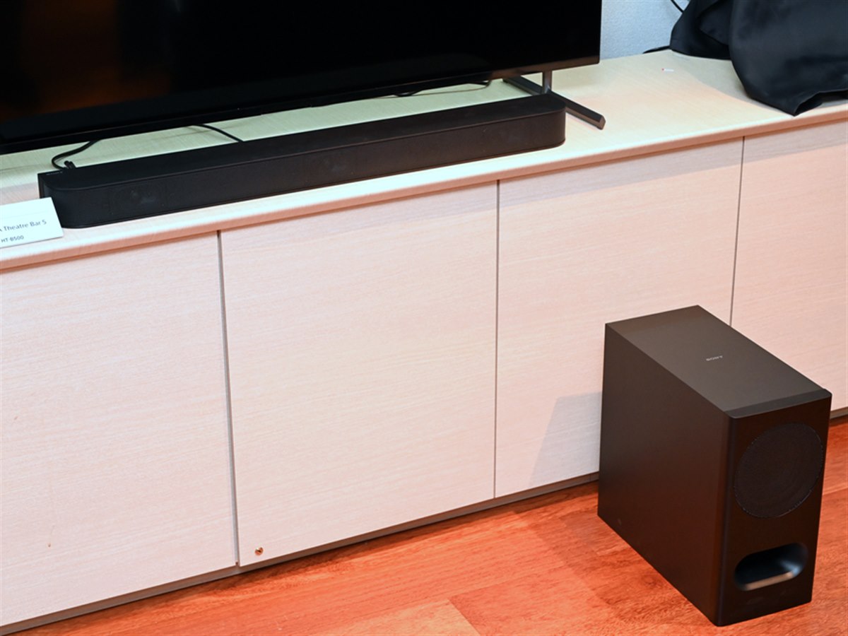 SONY サウンドバー HT-N5 Sony HT-NT5 Powered home theater sound bar with 4K/HDR video