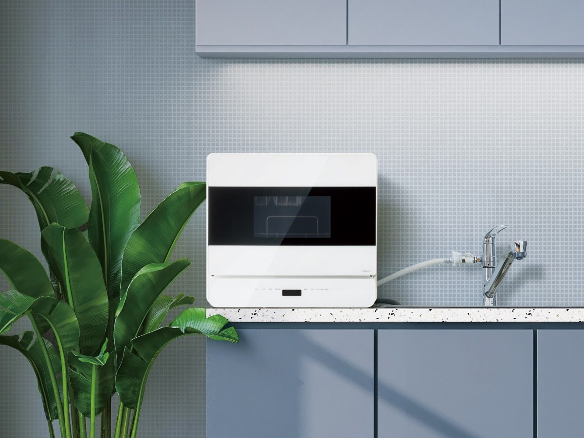 AQUA、タンク式と分岐水栓式に対応した卓上型食器洗い乾燥機「ADW-L40B AQUA、タンク式と分岐水栓式に対応した卓上型食器洗い乾燥機「ADW-L40B