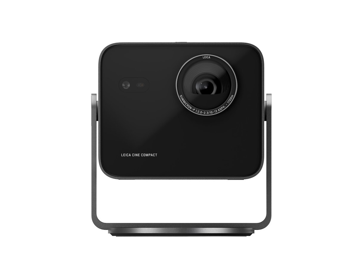 ライカ、輝度1700ルーメンや4K解像度を採用したミニプロジェクター
