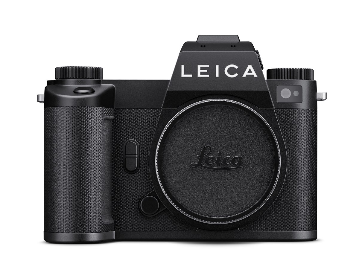 ライカ、赤い「Leica」ロゴをあえて配さず黒で統一したデザインのL