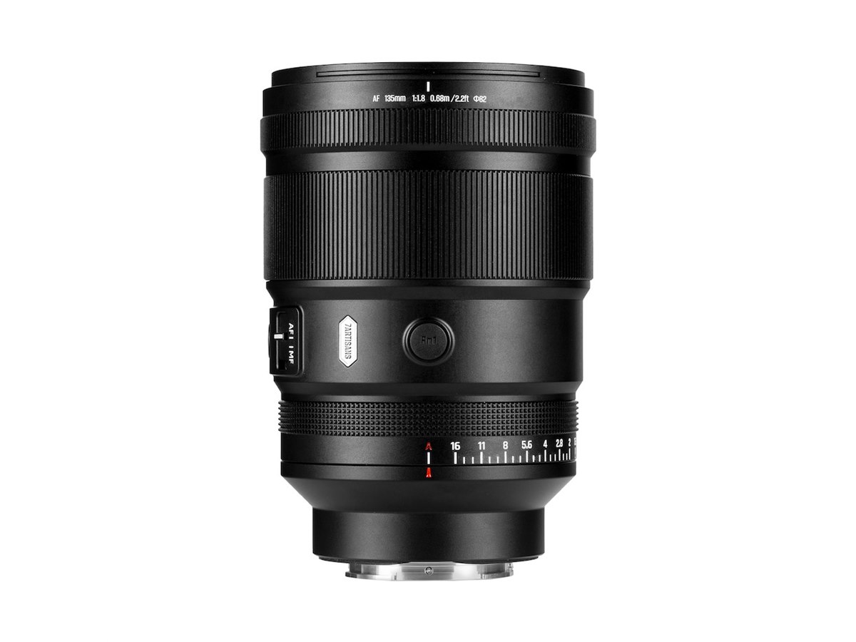 七工匠、ソニーEマウント用の大口径中望遠AFレンズ「MAX AF 135mm F1.8