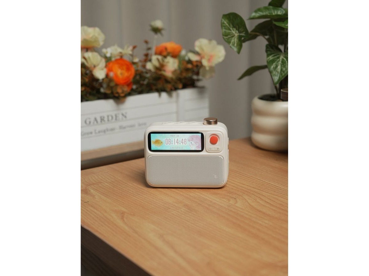 Divoom FlowToo スピーカー Divoom、レトロカセット風デザインのポータブルBluetoothスピーカー