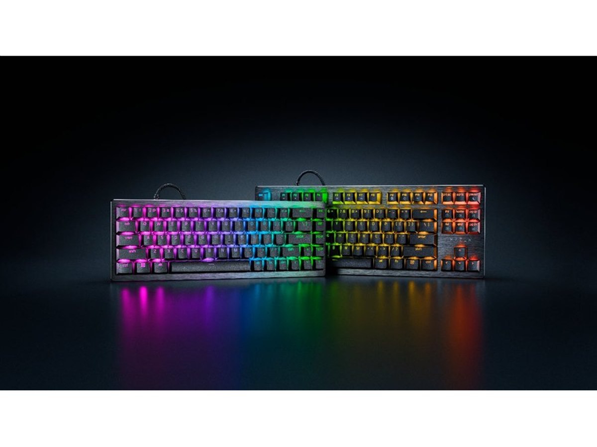 Razer、磁気式スイッチ採用のゲーミングキーボード「Razer Huntsman V3