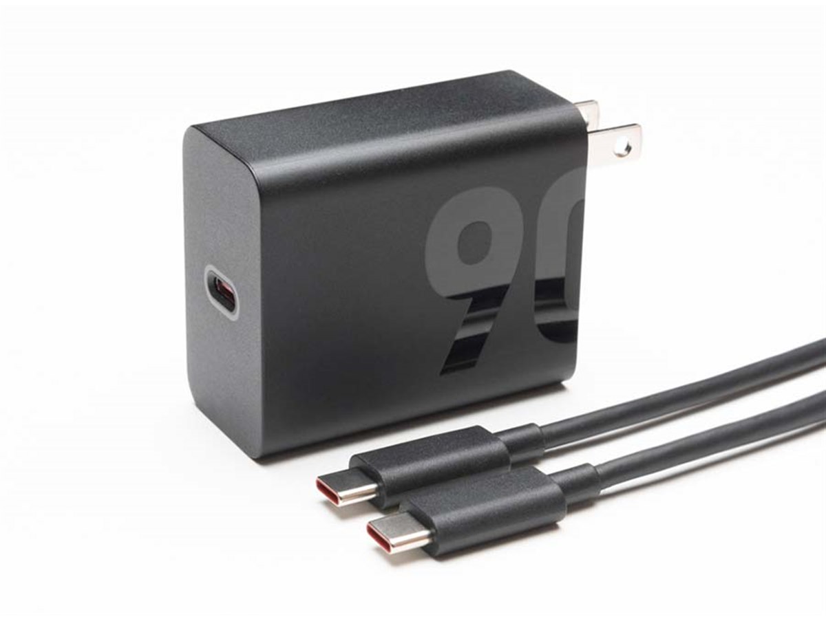 FCNT、最大90W出力に対応した純正充電器「ACアダプタ a02」 - 価格.com