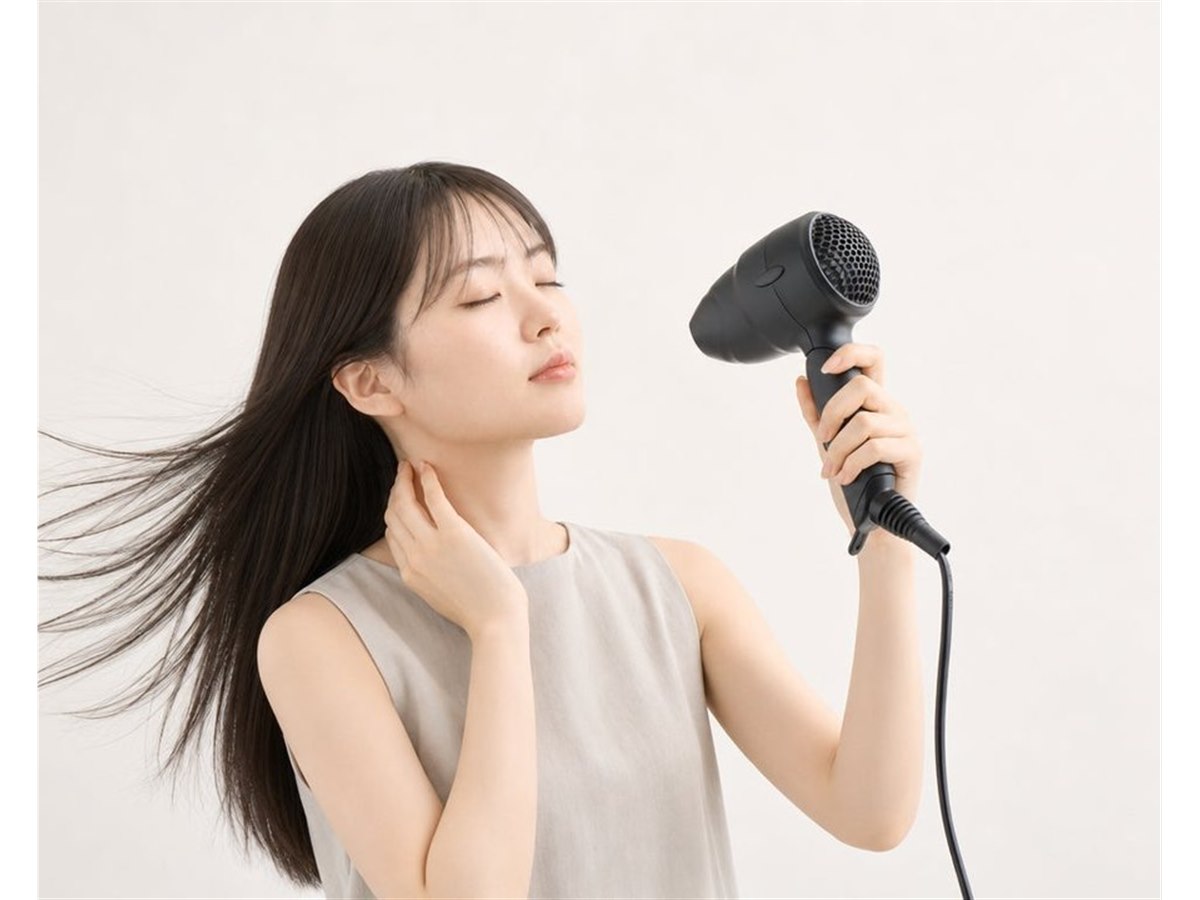 simplus、折りたたんでコンパクトに収納できるヘアドライヤー「SP