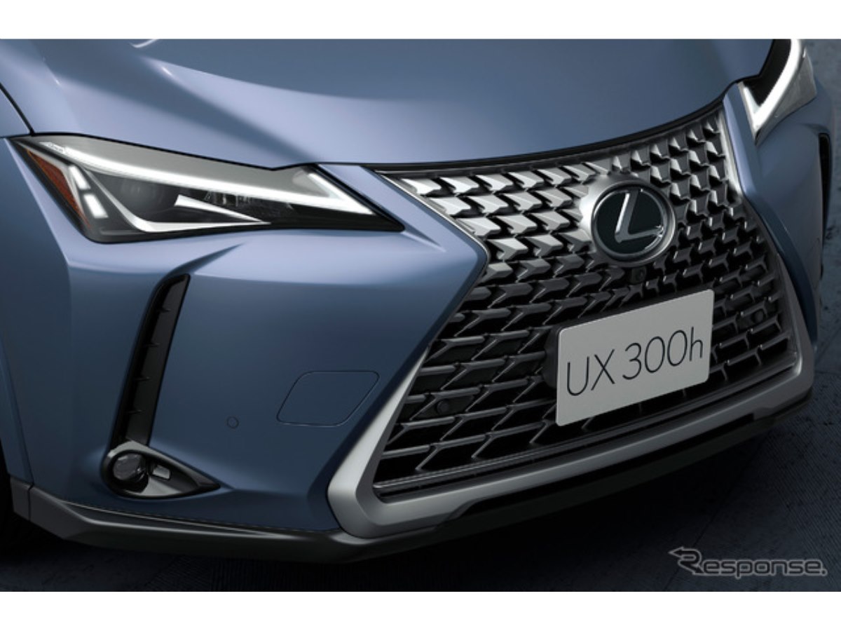 駐車場に収まるレクサスが…」コンパクトSUV『UX』生産終了にSNSで