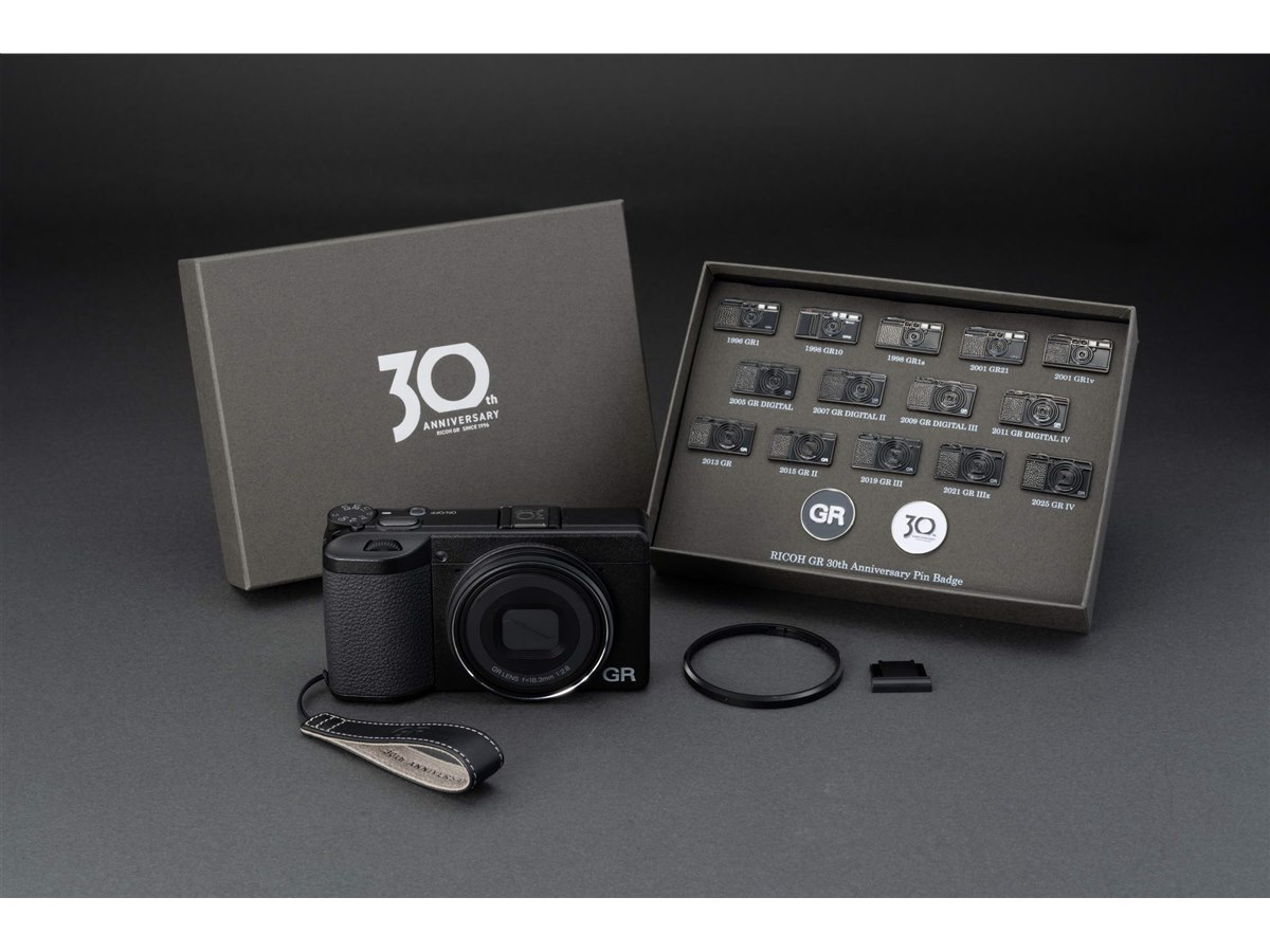 【極美品】RICOH GR IV （142shot/付属品多数） リコー、GRシリーズ30周年を記念した「RICOH GR IV 30th Anniversary