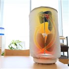 サンコー、充電式の360度回転ハンガー「部屋干しくるくるカラりん