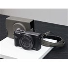 キヤノン、“観ると撮るを一体化”した望遠鏡型カメラ「PowerShot ZOOM