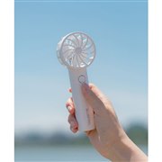 最大24時間連続で使用できるパワフルなハンディファン「BLUEFEEL」
