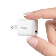 AUKEY、最大20W出力のPD対応コンパクト充電器「Ominia Mini」