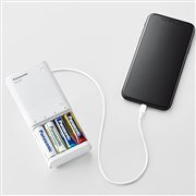 パナソニック、LEDライト搭載の「USB入出力付充電器 BQ-CC91」