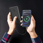 AUKEY�ALightning���͒[�q�𓋍ڂ���20000mAh���o�C���o�b�e���[�uBasix Plus�v