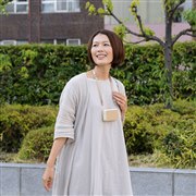 “ポーチのようなデザイン”の首掛け式ハンズフリーファン「PR-F057」