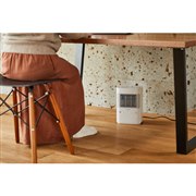 シロカ、温度調節&人感センサー付きの足元ヒーター「まめポカ」9/18発売