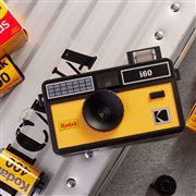 コダック、ポップアップ式フラッシュ搭載「Film Camera i60」を8/26発売に決定