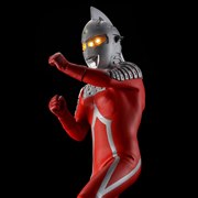 海洋堂、目とビームランプが光る全高410mmサイズの「ウルトラセブン」フィギュア