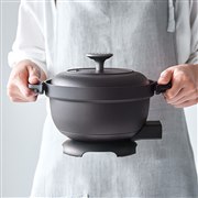 まるごと洗える、“鋳物(いもの)のような見た目”の卓上電気なべ「コポット」7,150円