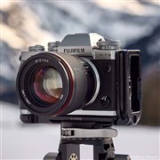 �T�������AX�}�E���g�p�̒��]��AF�����Y�uAF 75mm F1.8 X�v��{��5/26����