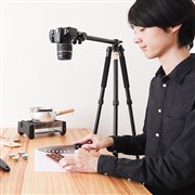 ���Ձi�ӂ���j�B�e���ł���A�X�}�z�z���_�[�t���u���ՎO�r�v���T���R�[��蔭��