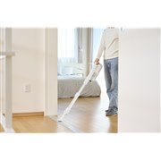 AQUA、伸縮するスティック掃除機「のび〜るスティック AQC-PX2R」本日10/16発売