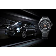 �V�`�Y���A�uABARTH�v�ƃR���{�����@�B�����v�u�V�`�Y�� �V���[�Y�G�C�g�v���胂�f��