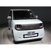 Twelve South、充電ケーブルや電源アダプターを収納できる本革製ポーチ Twelve South、充電ケーブルや電源アダプターをまとめて収納