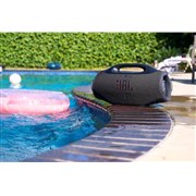 JBL�|�[�^�u���X�s�[�J�[�j��ō��̃p���t���T�E���h�A�d�ቹ�Ƒϋv�����i�������uBoombox 4�v