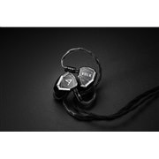 Astell&Kern×VOLK AUDIO�R���{���萶�Y���j�o�[�T��IEM�uSTELLA�v
