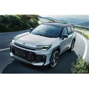 ミニ四駆「エアロ アバンテ」に映画「OVER DRIVE」オリジナル限定