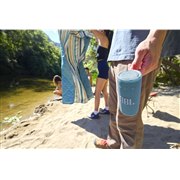 JBL�A�G�i�W�[�h�����N�ʃT�C�Y��Bluetooth�X�s�[�J�[�uJBL Grip�v�ɏt�̐V�F��ǉ�