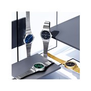 �J�V�I�A�uMQ-24�v�Ƀ��^���o���h���̗p�����uCASIO Collection�v