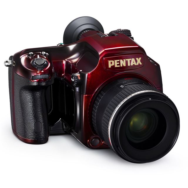 ペンタックス、漆仕上げを施した「PENTAX 645D」 - 価格.com