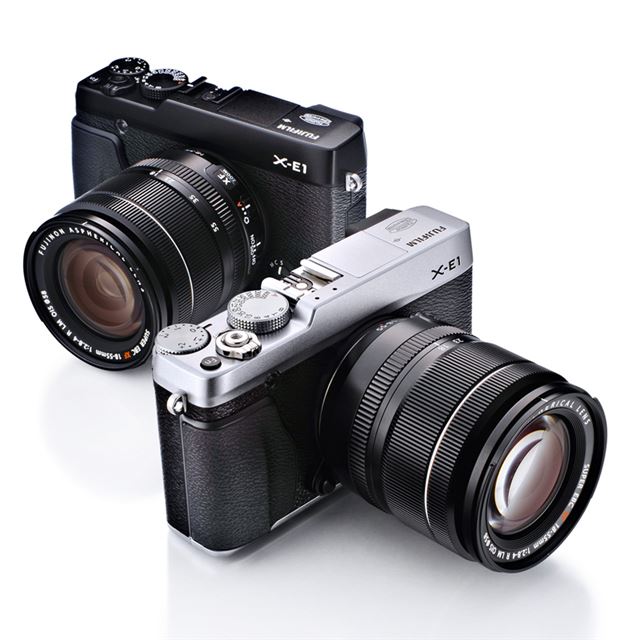 FUJIFILM X-E1 ☆専用ホルダー付カメラ - ミラーレス一眼