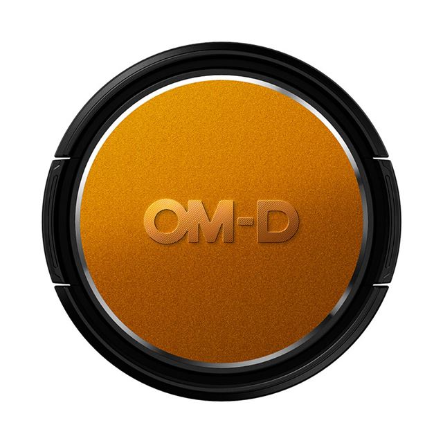 オリンパス、「OM-D E-M10」に革調グリップを用いた限定キット - 価格.com