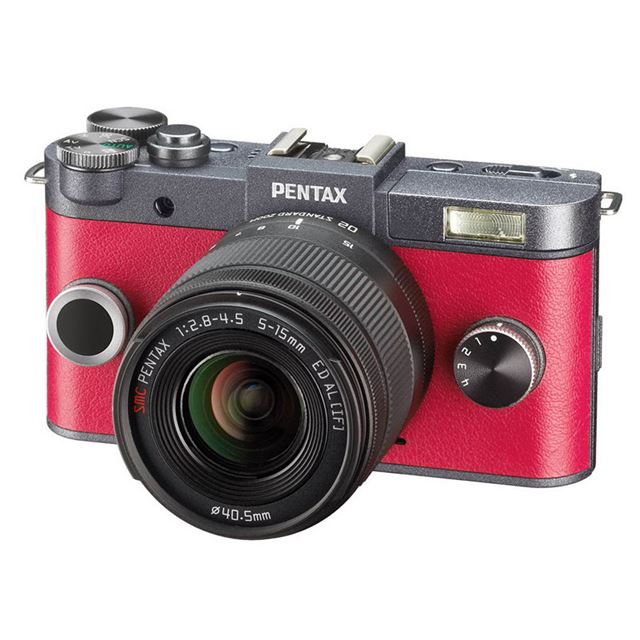 リコー、質感を高めたクラシカルな小型一眼カメラ「PENTAX Q-S1 