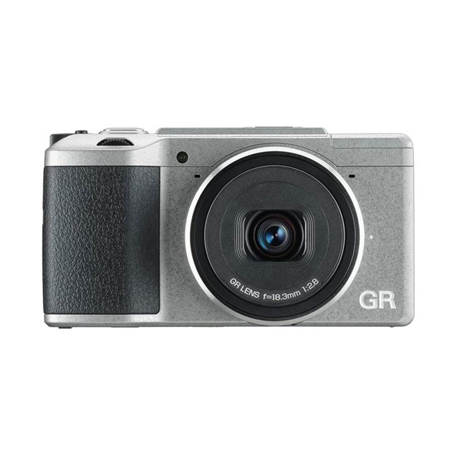 リコー、創立80周年を記念して「GR II Silver Edition」を3200台限定で 