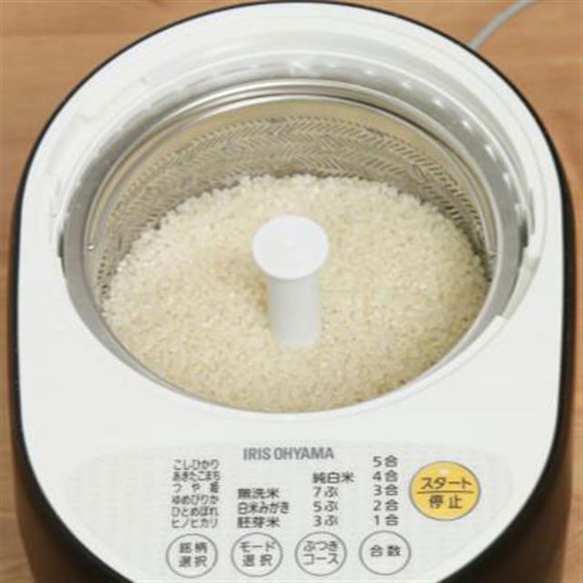 アイリスオーヤマ、31銘柄のお米に対応した精米機「銘柄純白づき精米機