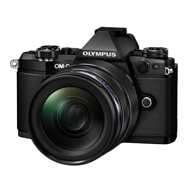 オリンパス、「OM-D E-M5 Mark II」と大口径標準ズームのレンズキット