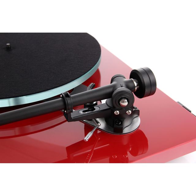 Rega、アナログプレーヤー「Planar3/2」に新色の「Red」が登場 - 価格.com