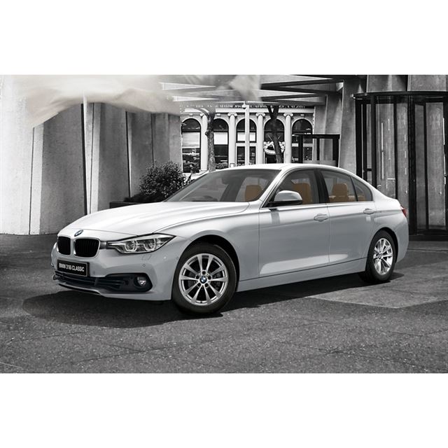特別な仕立ての Bmw 318i 0台限定で発売 価格 Com