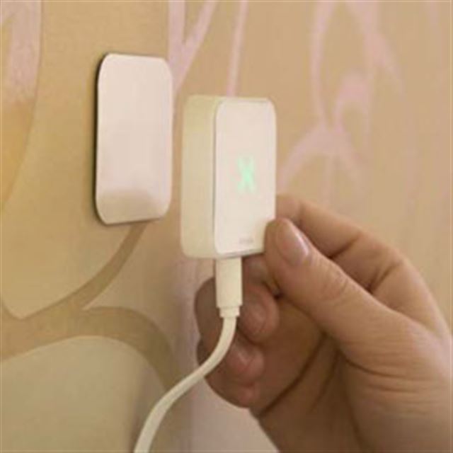 XVIDA、iPhone用ワイヤレス充電器「XVIDA」に壁かけ対応のホームタイプ - 価格.com
