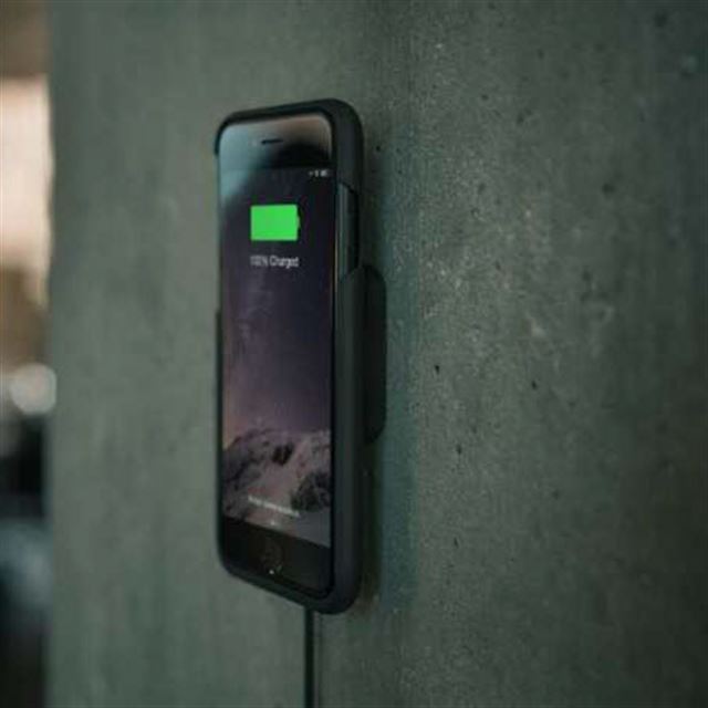 Xvida Iphone用ワイヤレス充電器 Xvida に壁かけ対応のホームタイプ 価格 Com