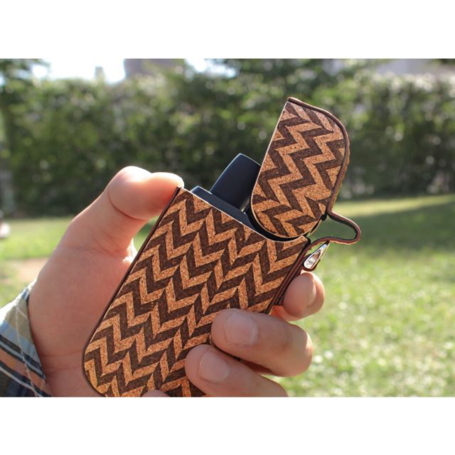 加熱式タバコ Iqos に 軽くしなやかなコルク素材の専用保護ケース 価格 Com