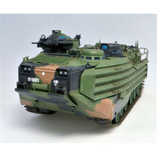 陸自で運用予定の水陸両用車「AAV７A1」 を1/35サイズで精密モデル化