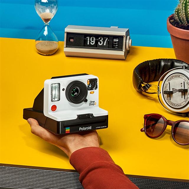 カメラ フィルムカメラ インスタントカメラ「Polaroid OneStep 2」、18,000円で先行販売が開始 