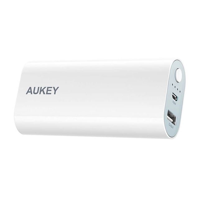 Aukey 6700mahで1gのコンパクトなモバイルバッテリー 価格 Com